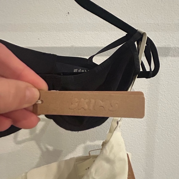 SKIMS TWO Black and Bone Colored lightly lined T-shirt Bras. - Picture 4 of 8